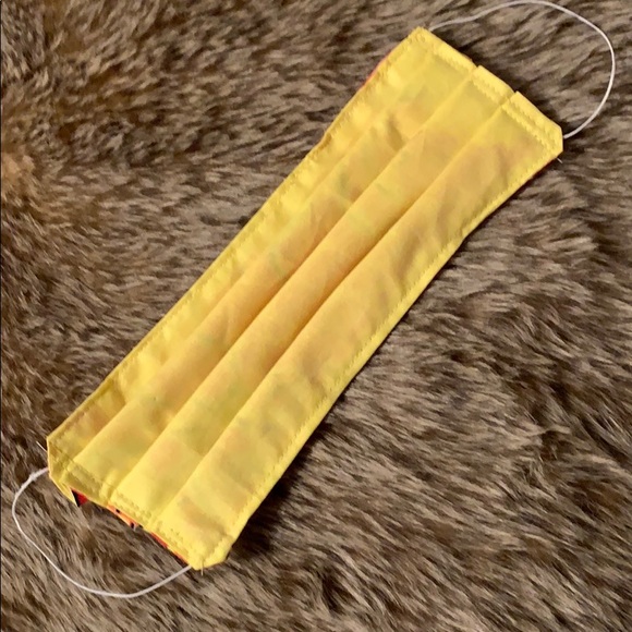 Lilly face mask - Picture 3 of 4